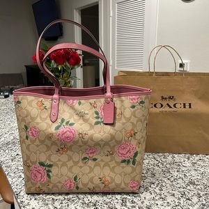 SOLD Perfect condition City Tote in Prairie Rose